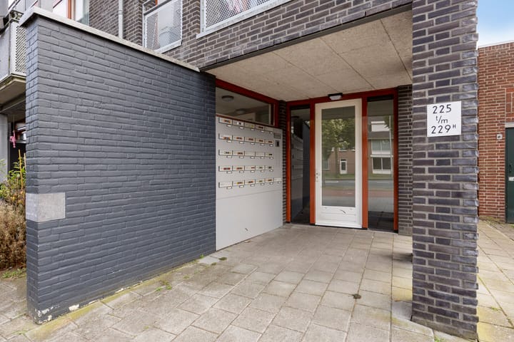 Foto 25 van Berghemseweg 225