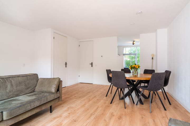 Foto 2 van Van den Broekstraat 3