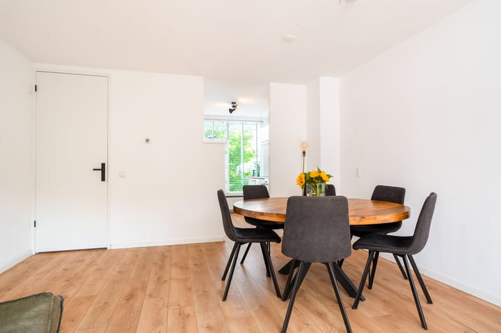 Foto 16 van Van den Broekstraat 3