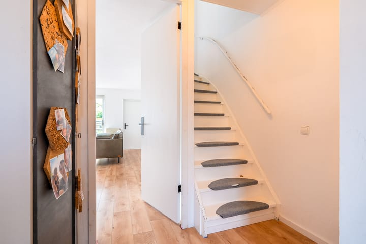 Foto 26 van Van den Broekstraat 3