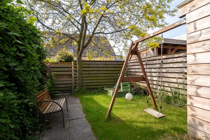 Foto 50 van Van den Broekstraat 3