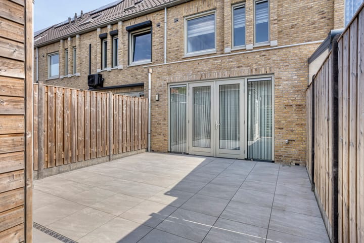 Foto 28 van Johanna Bogaersplein 5