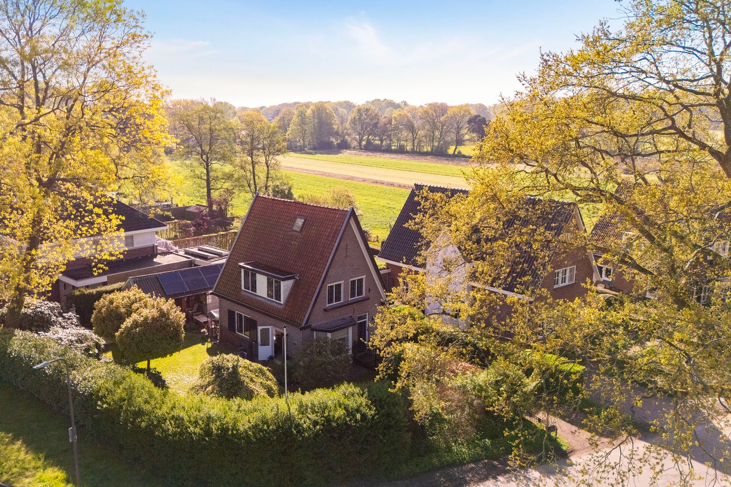 Foto 1 van Jut van Breukelerwaardlaan 8