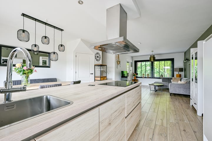 Foto 13 van Maarten Breetstraat 8