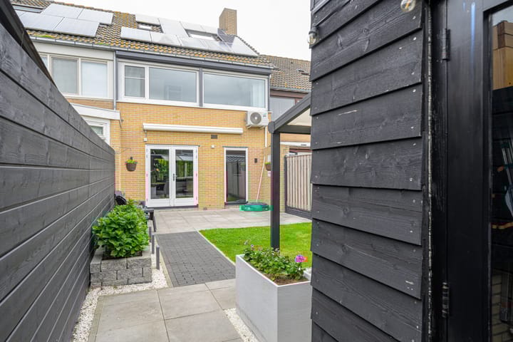 Foto 17 van Maarten Breetstraat 8