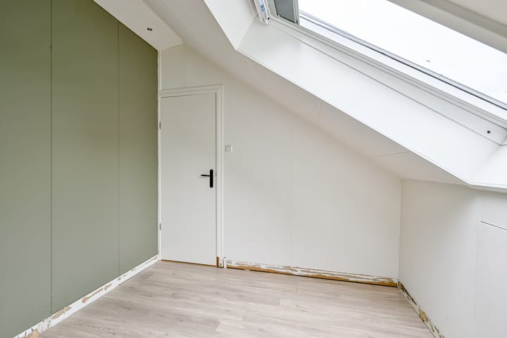 Foto 28 van Maarten Breetstraat 8