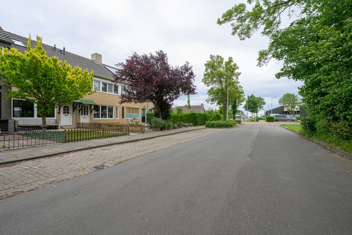 Foto 35 van Maarten Breetstraat 8