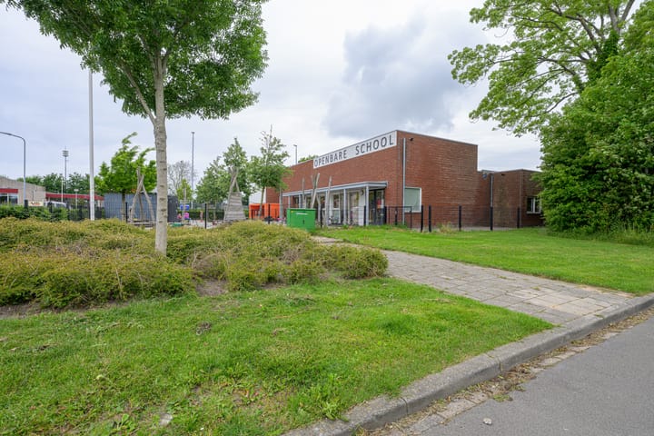 Foto 37 van Maarten Breetstraat 8