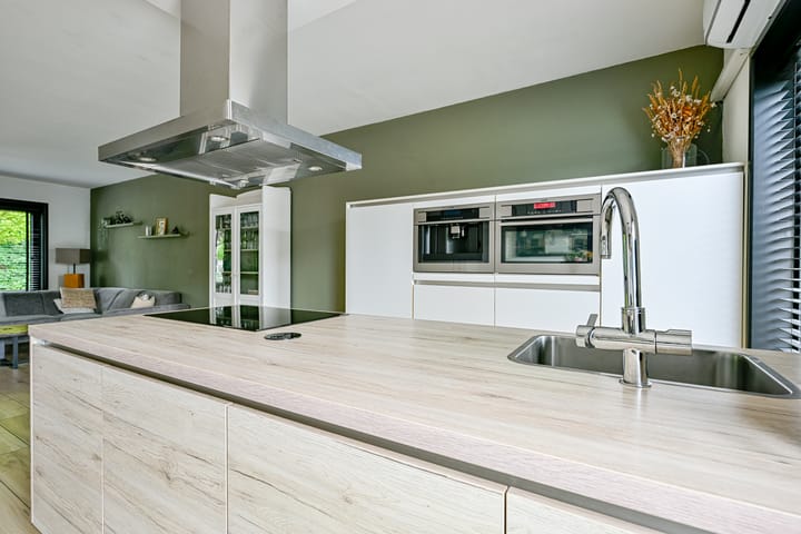 Foto 11 van Maarten Breetstraat 8