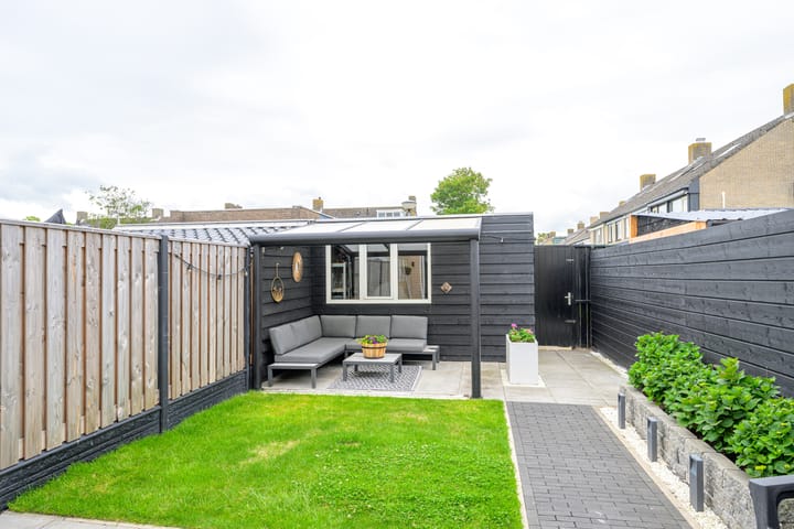 Foto 2 van Maarten Breetstraat 8