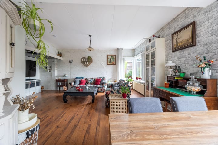 Photo 9 of Vondellaan 37