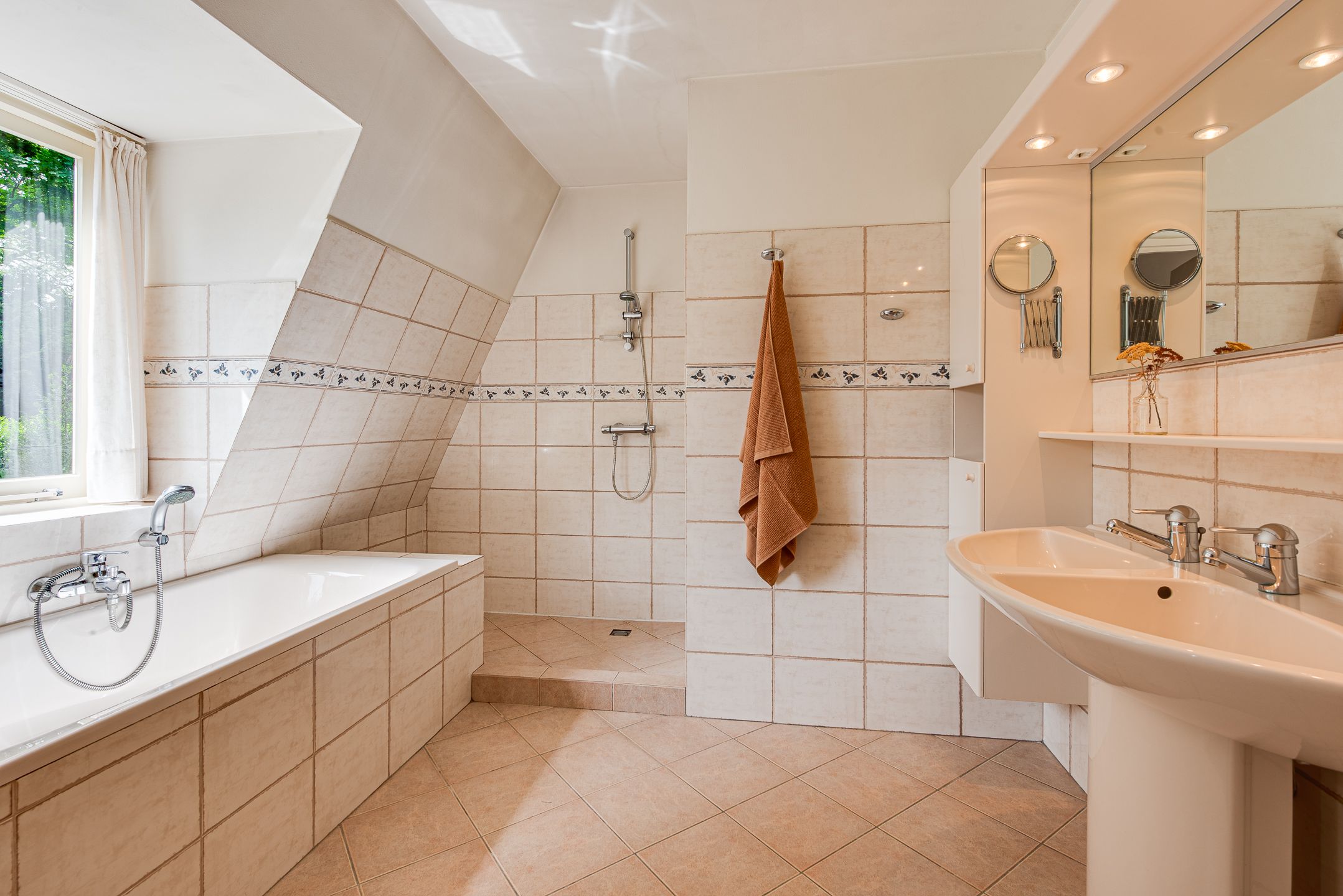 Foto 18 van Kroningslaan 11