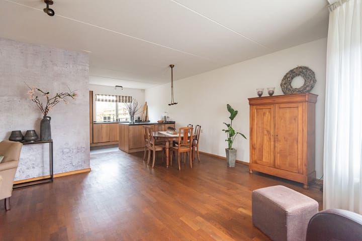 Foto 11 van Bloemersweide 8