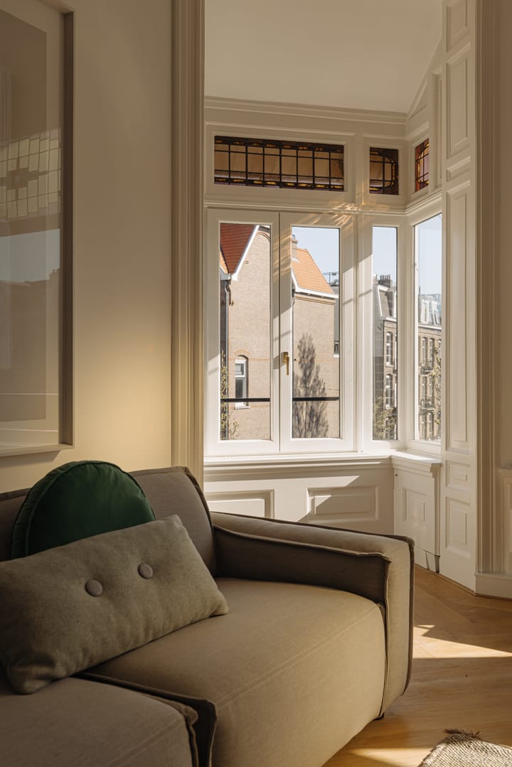 Photo 10 of Van Baerlestraat 148-2