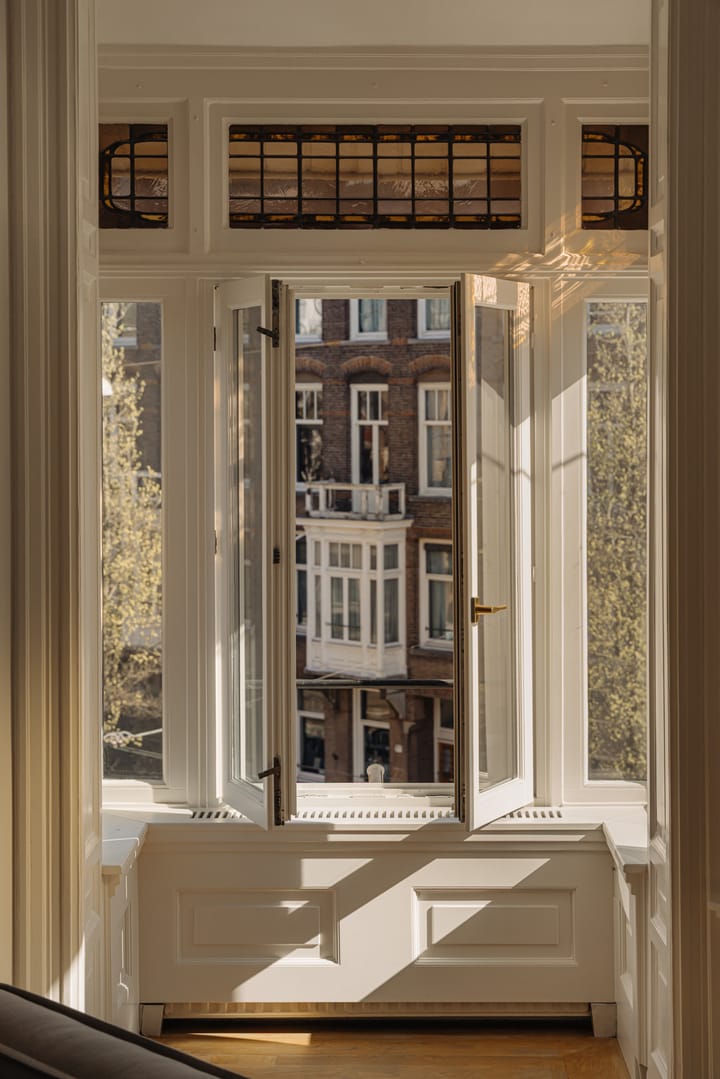 Photo 11 of Van Baerlestraat 148-2