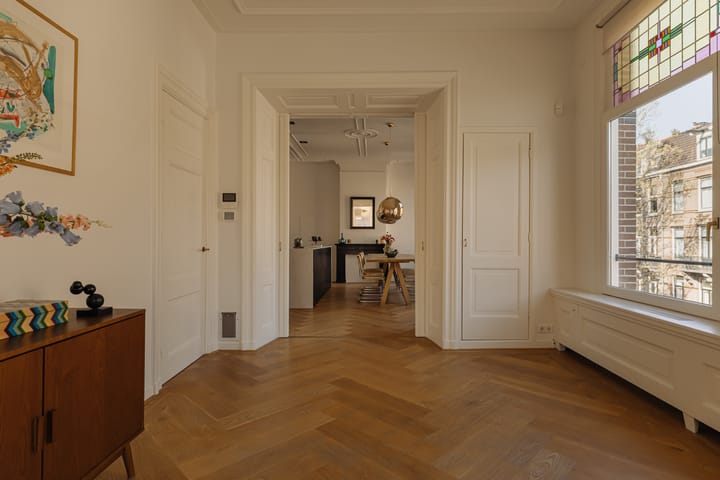 Photo 13 of Van Baerlestraat 148-2