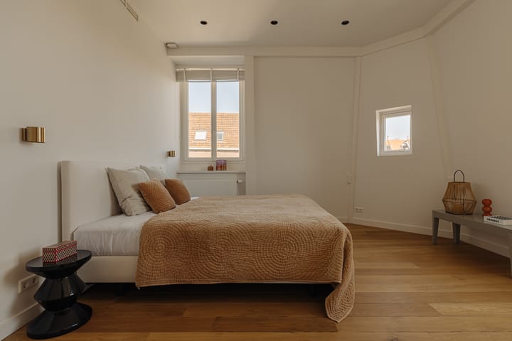 Photo 19 of Van Baerlestraat 148-2