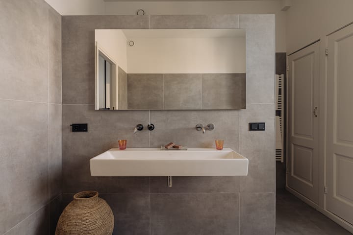 Photo 26 of Van Baerlestraat 148-2