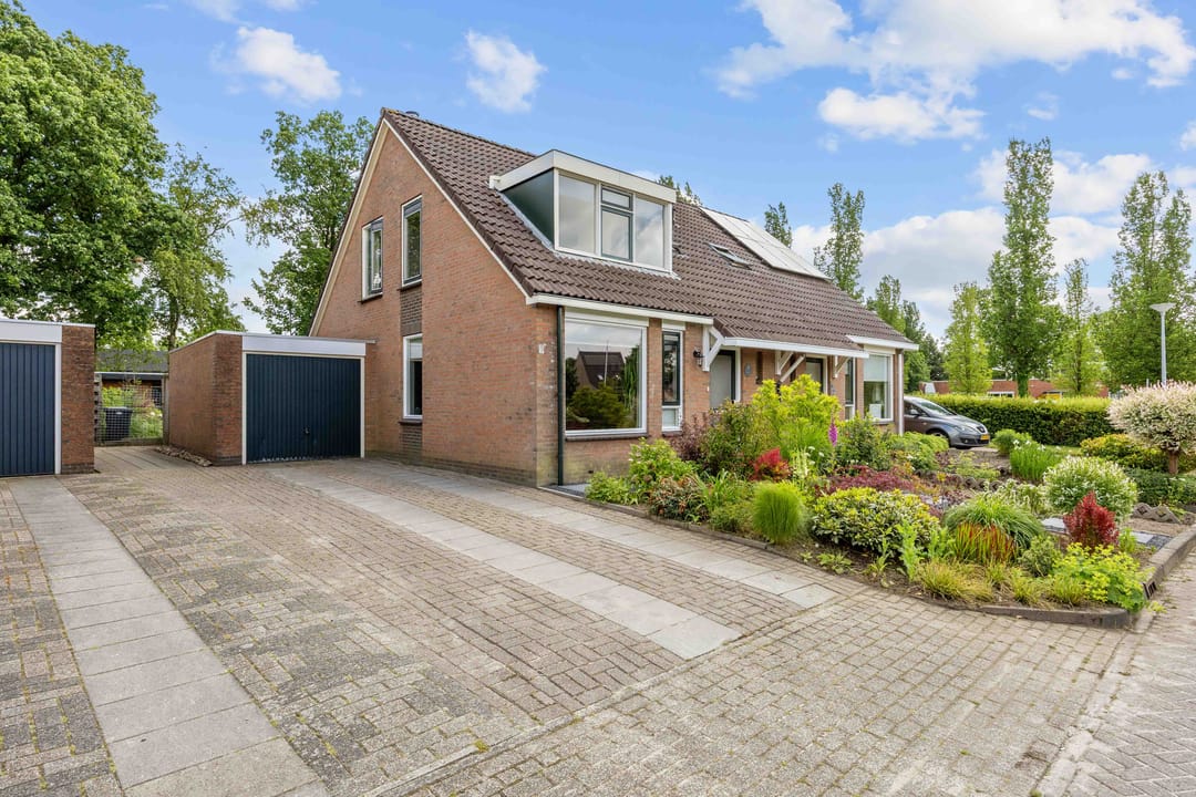 Foto 1 van De Ommegang 9