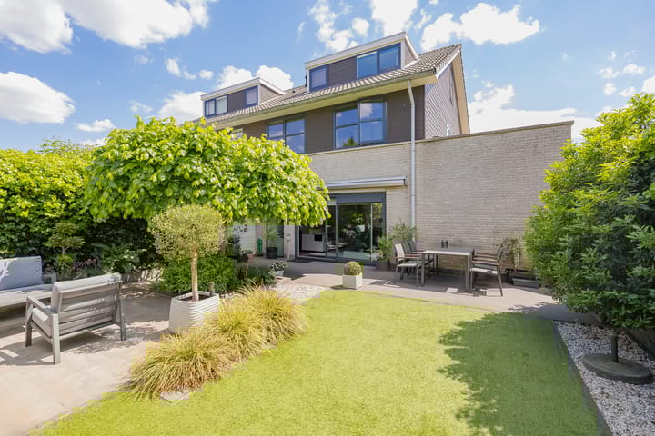 Photo 43 of Kroeskarperlaan 34