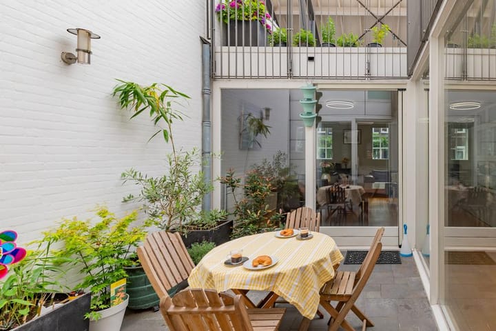 Photo 4 of Charlotte van Bourbonhof 47