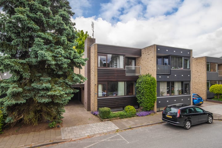 Foto 1 van Bizetstraat 3