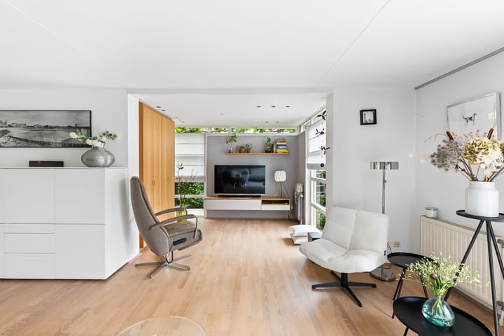 Foto 15 van Nienke van Hichtumlaan 7