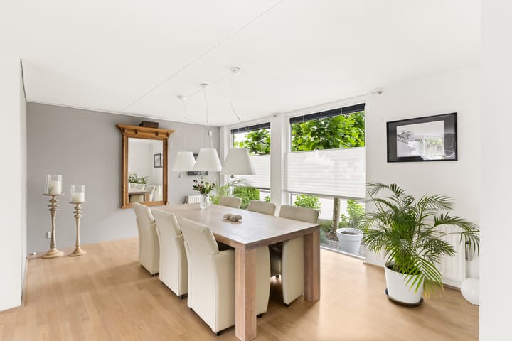 Foto 19 van Nienke van Hichtumlaan 7