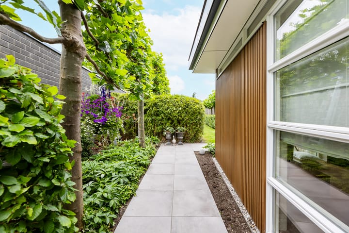 Foto 26 van Nienke van Hichtumlaan 7