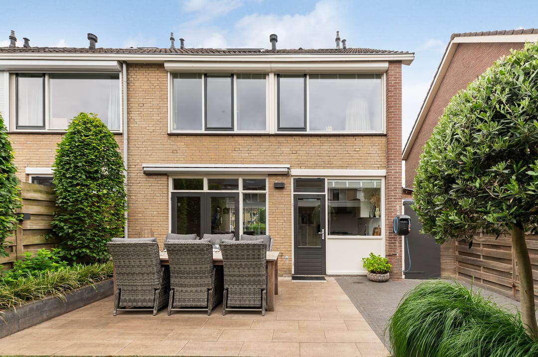 Photo 2 of Zwaluwstraat 30