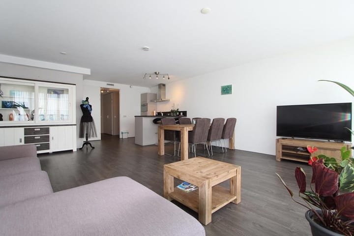 Photo 3 of Raadhuisplein 258