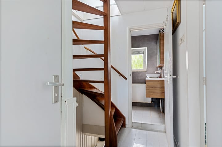 Photo 11 of Hyacinthstraat 46