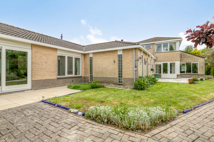 Foto 33 van Montanusstraat 2