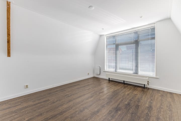 Foto 21 van Kennemerstraatweg 182