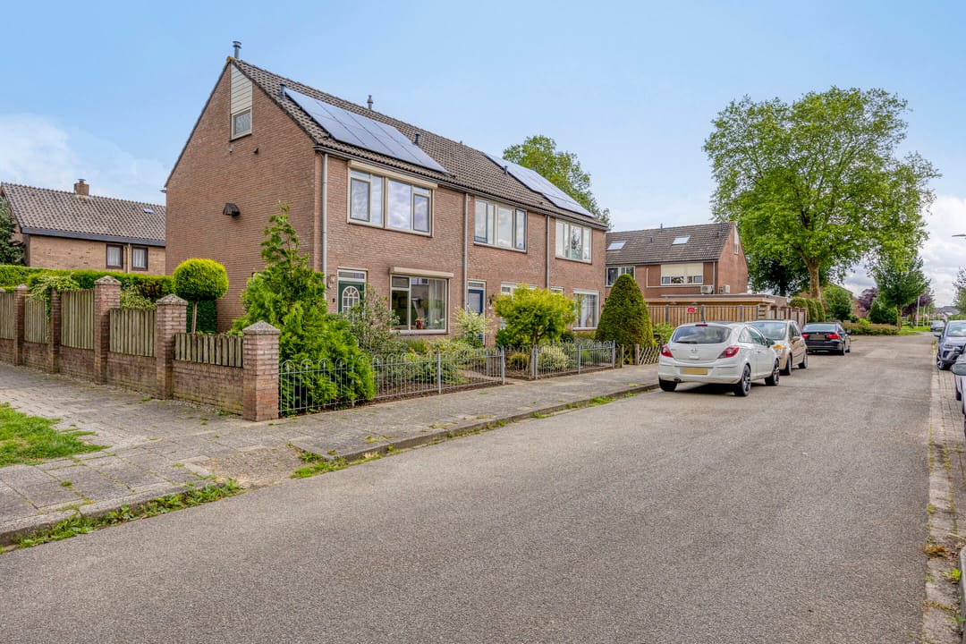 Foto 1 van Van den Hoonaardstraat 1