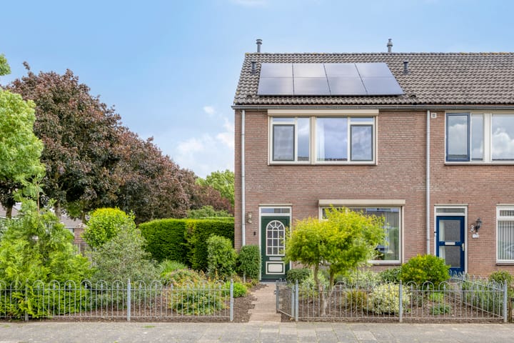 Foto 2 van Van den Hoonaardstraat 1