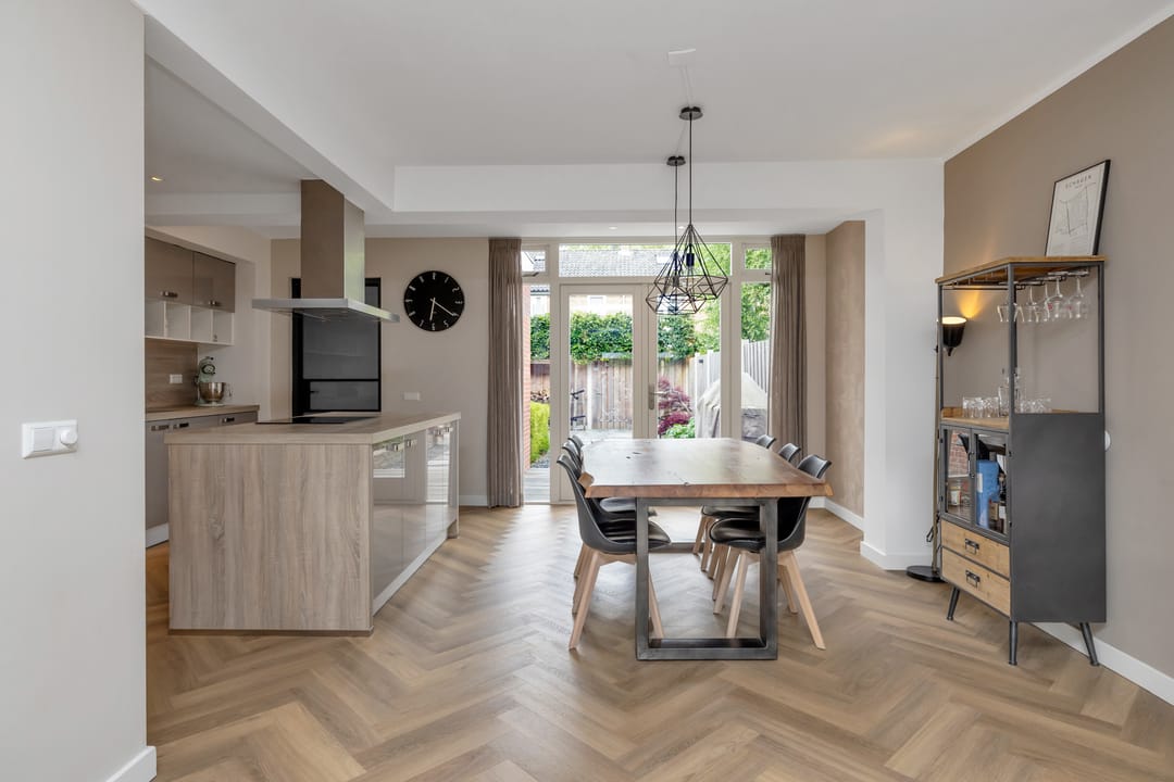 Photo 11 of Irenestraat 3