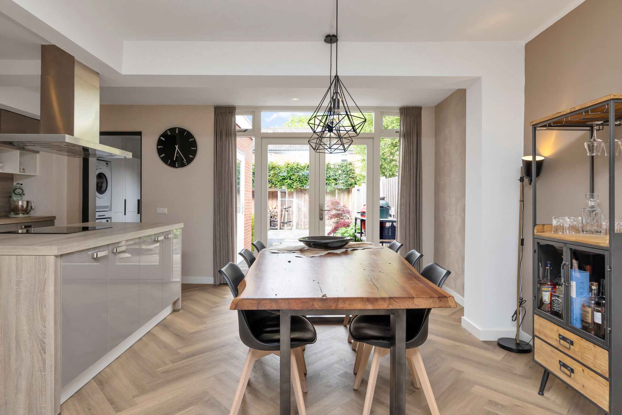 Photo 12 of Irenestraat 3