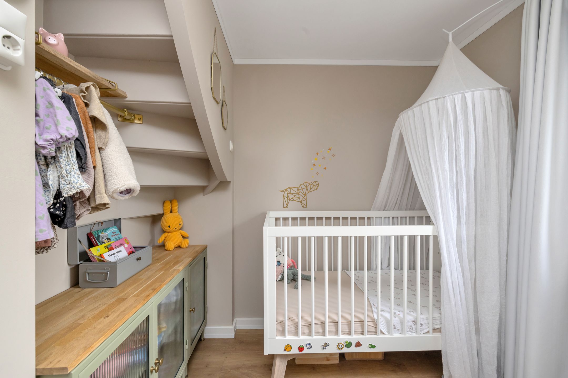 Photo 24 of Irenestraat 3