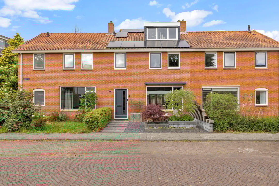 Photo 38 of Irenestraat 3