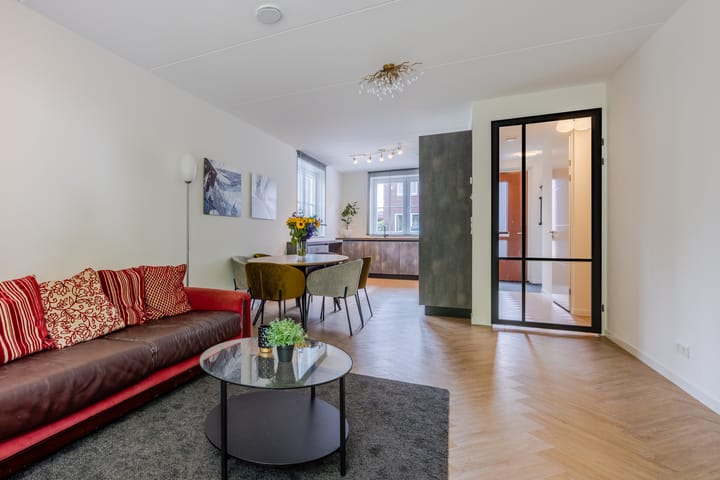 Foto 3 van Vierasser 100