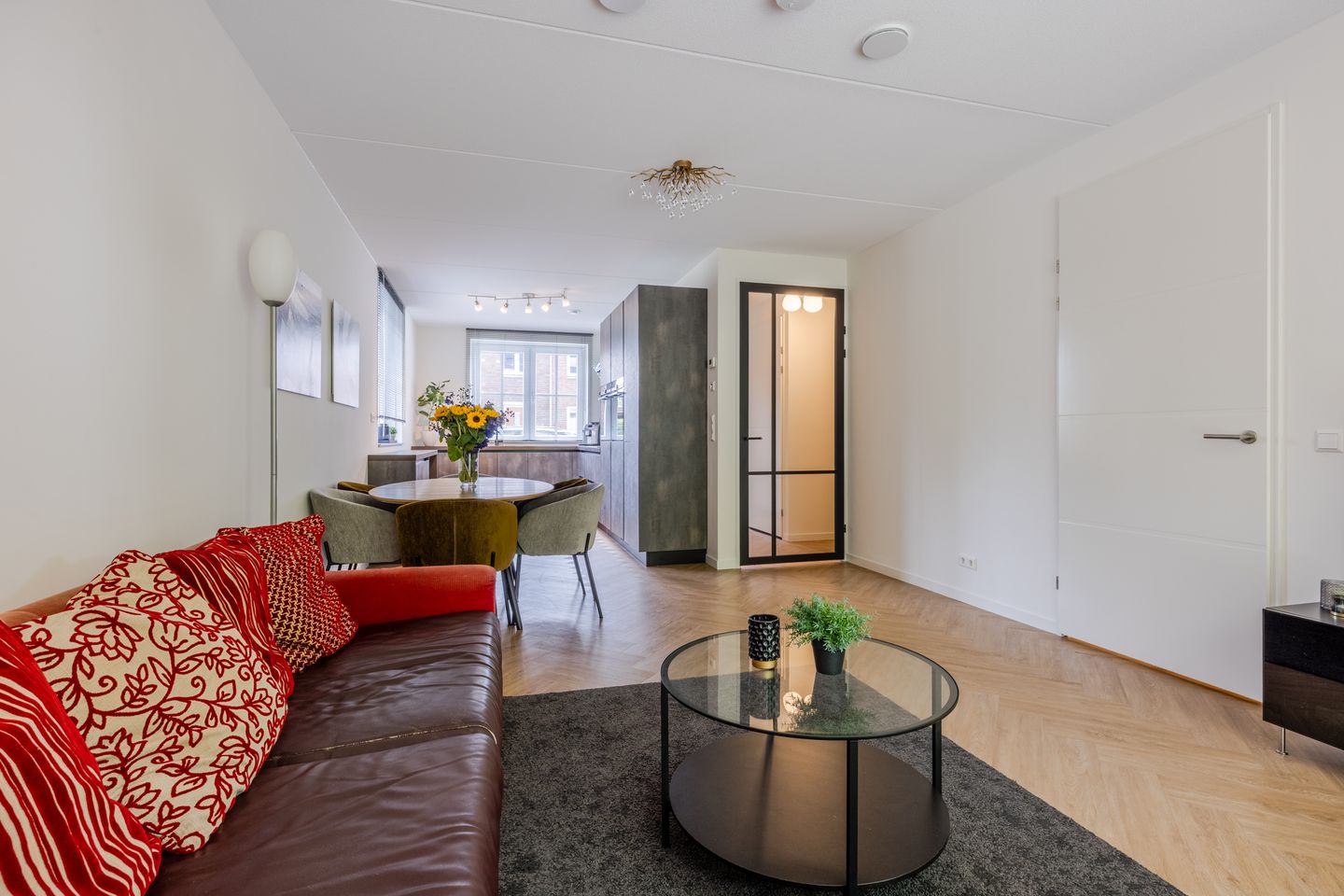 Foto 4 van Vierasser 100