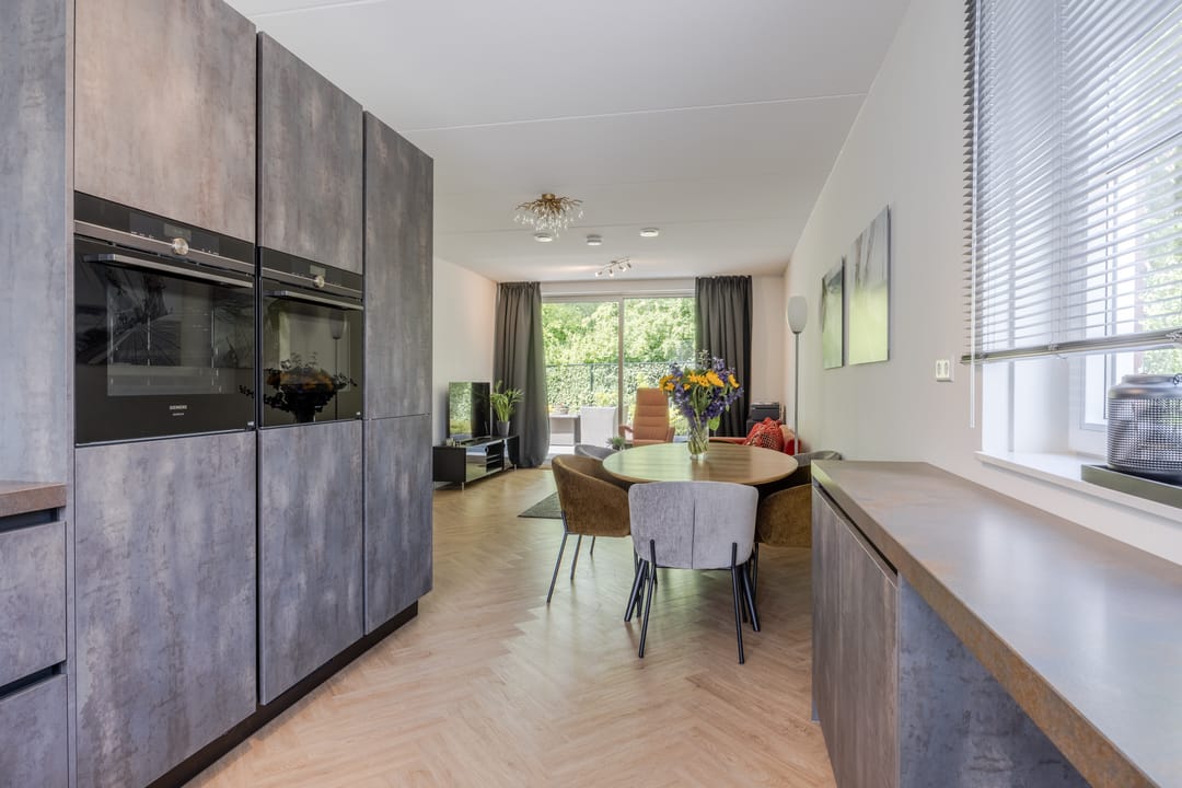 Foto 8 van Vierasser 100