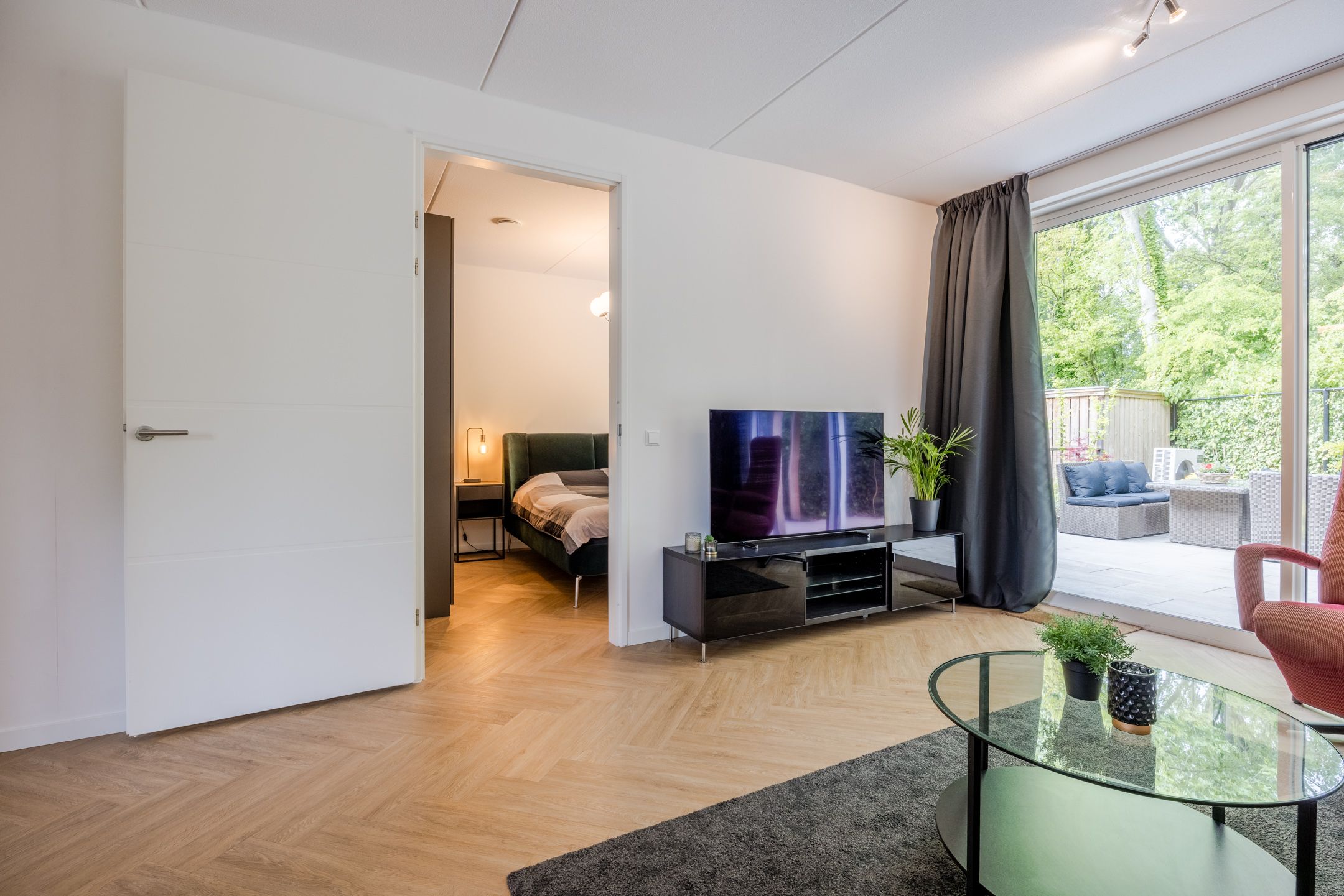 Foto 9 van Vierasser 100