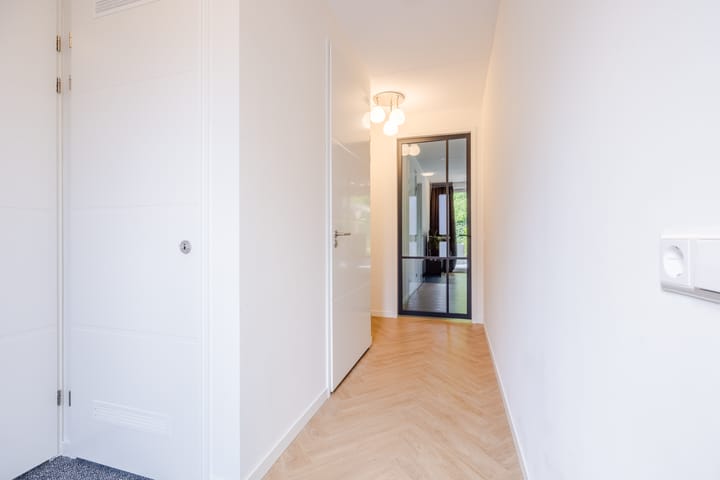 Foto 12 van Vierasser 100