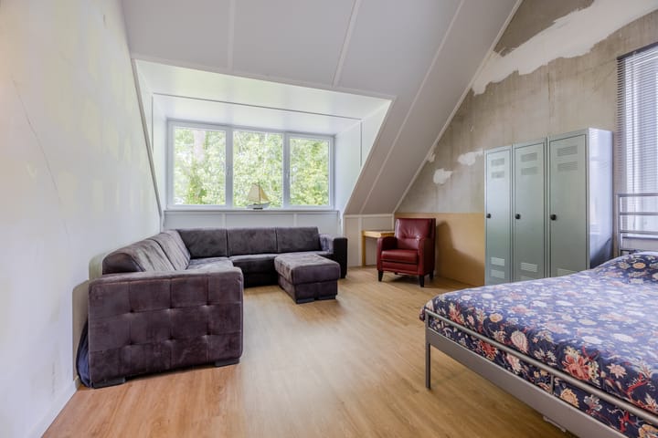 Foto 19 van Vierasser 100