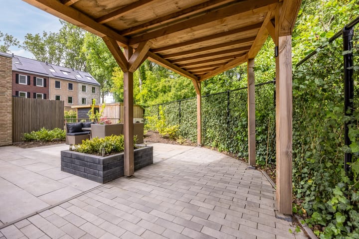 Foto 27 van Vierasser 100