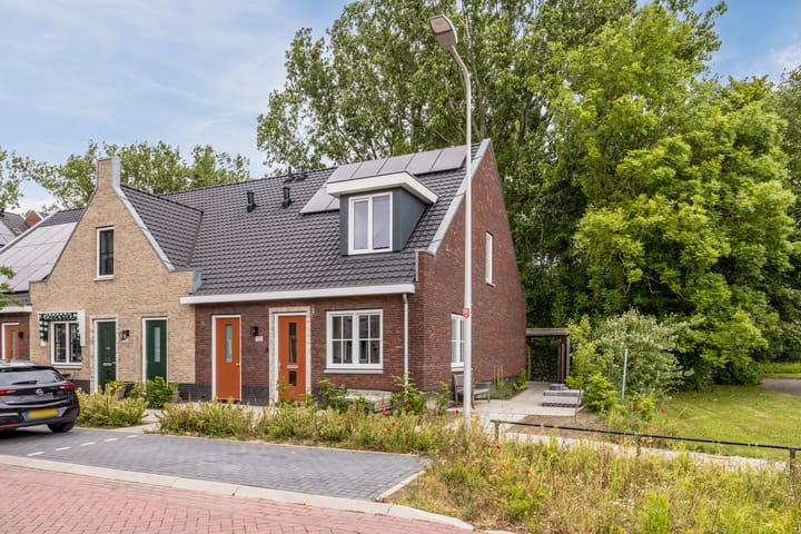 Foto 32 van Vierasser 100