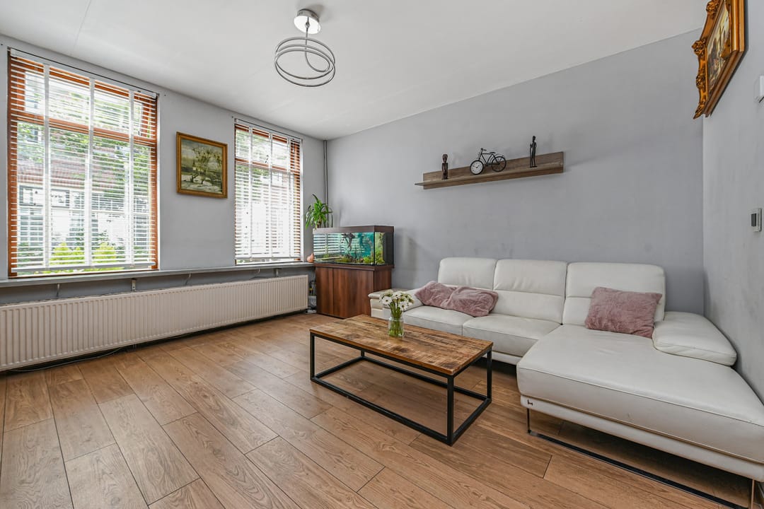 Photo 2 of Bloemenstraat 3