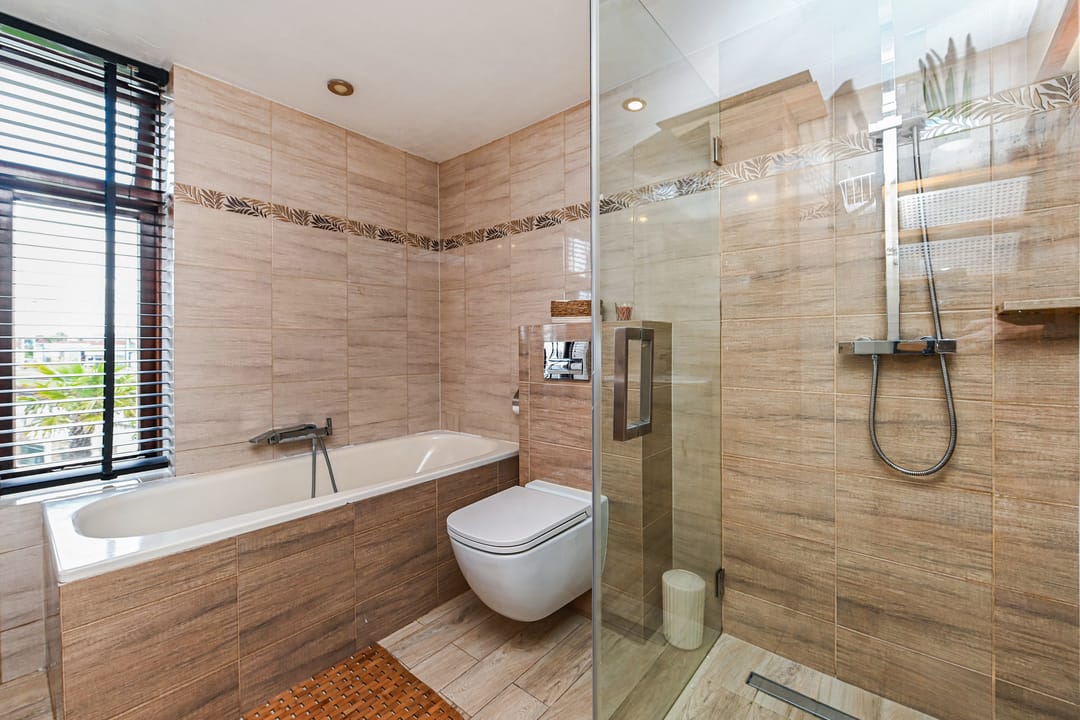 Photo 17 of Bloemenstraat 3